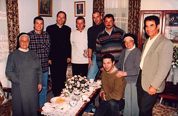 Soldatenwallfaht im Advent nach St. Georg in Kormakiti zu den katholischen Maroniten des Nordens.