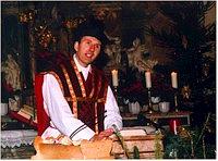 Die Predigt soll immer sehr gut vorbereitet sein, das ist meine Devise. Der Priester soll sich hüten, von der katholischen Glaubens- und Sittenlehre, wie wir sie wunderbar im Katechismus der Katholischen Kirche vorfinden, nur irgendwie abzuweichen. Dienst an der Wahrheit steht immer über jeder persönlichen Meinung, mag sie noch so sympathisch klingen. Gerne nehme ich Kritiken entgegen. Zahlreiche Predigten liegen schon zum Überspielen ins Internet bereit, ich hoffe, daß ich das alles bald anbieten kann. Padre Alex